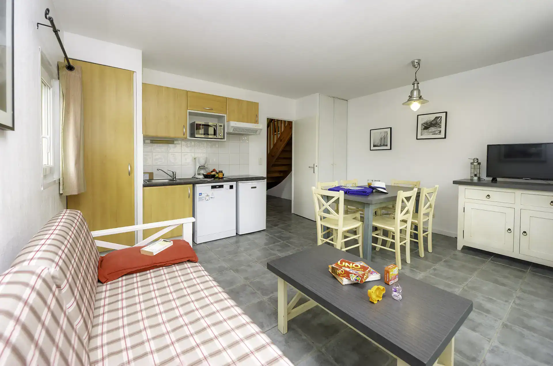 Exemple d'un intérieur d'une maison arcachonnaise 3 pièces duplex pour 6 personnes de la résidence de vacances Goélia Les Rives de St Brice à Arès sur le Bassin d'Arcachon