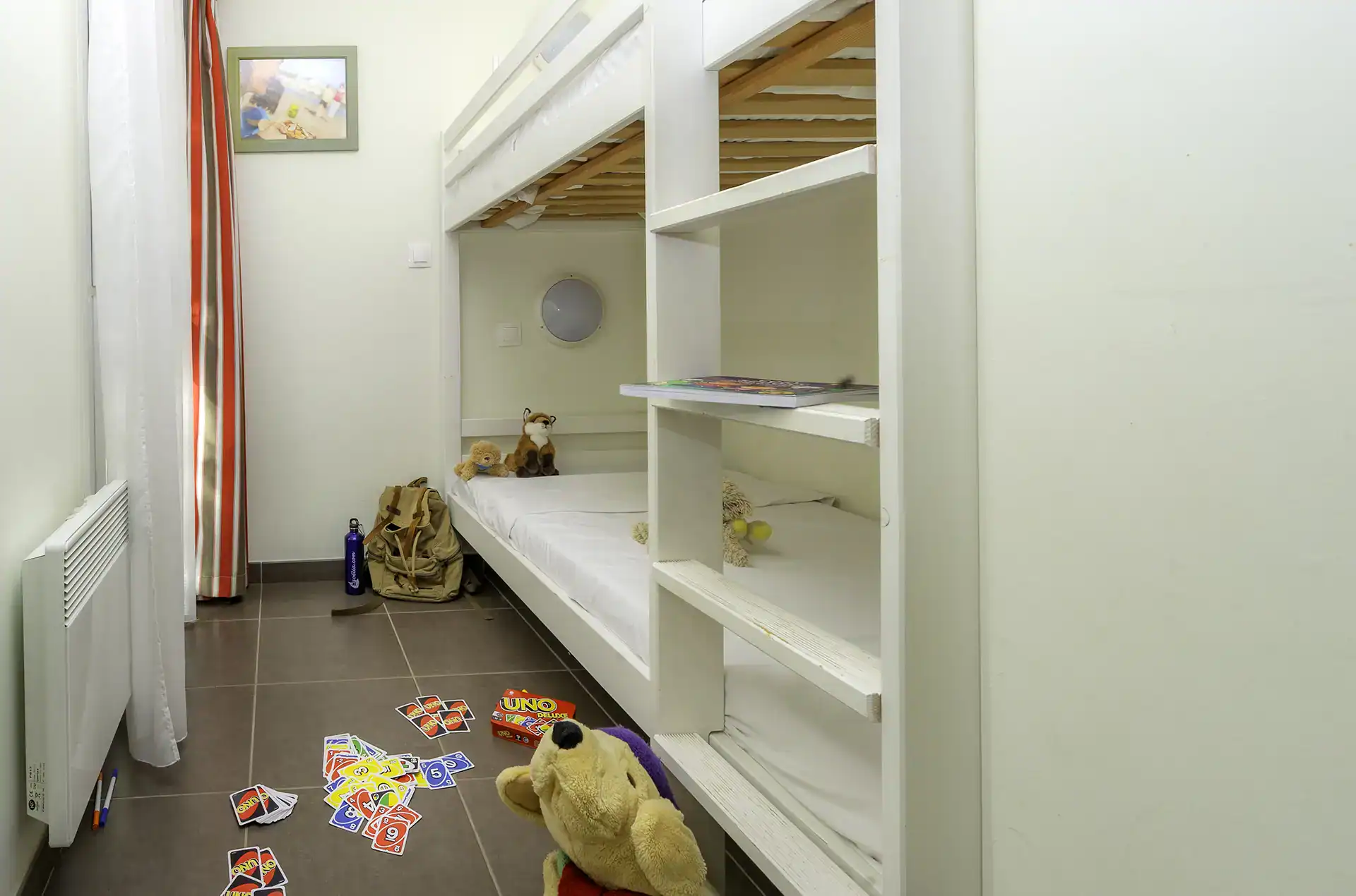 Exemple de chambre avec lits superposés de la résidence de vacances Goélia Le Clos St Michel à Chinon dans les Châteaux de la Loire