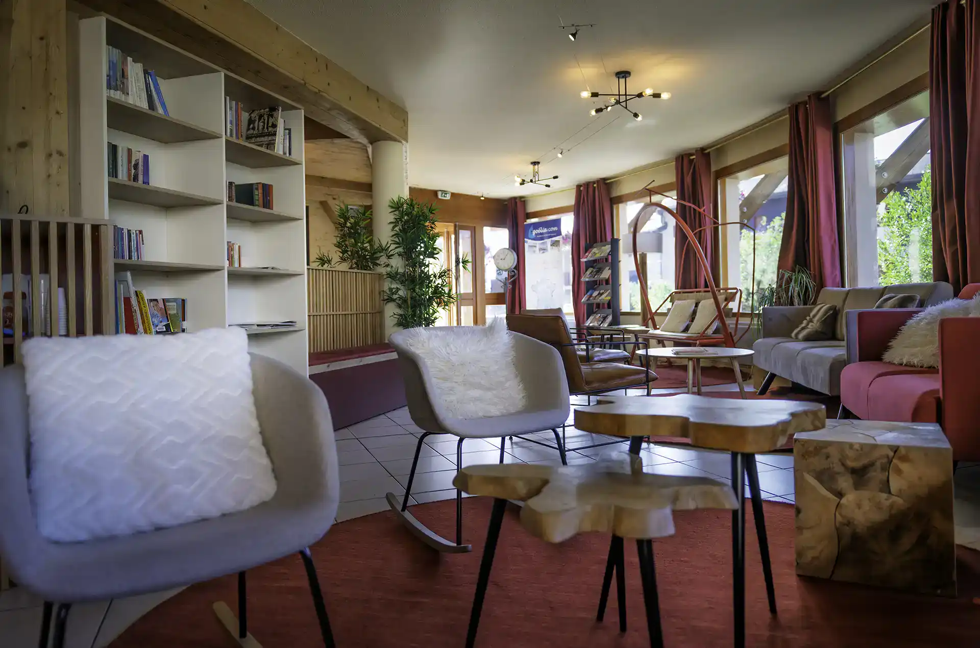 Reception at the Goélia Les Flocons d'Argent vacation resort in Aussois