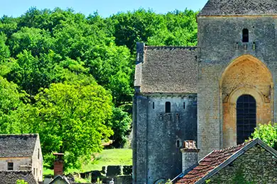 Partez à la découverte du patrimoine et de la culture à Saint-Amand-de-Coly